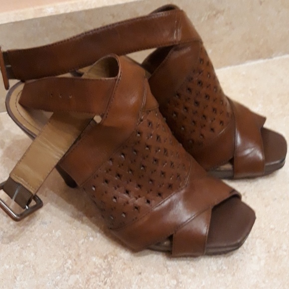Sandals - Picture 2 of 7